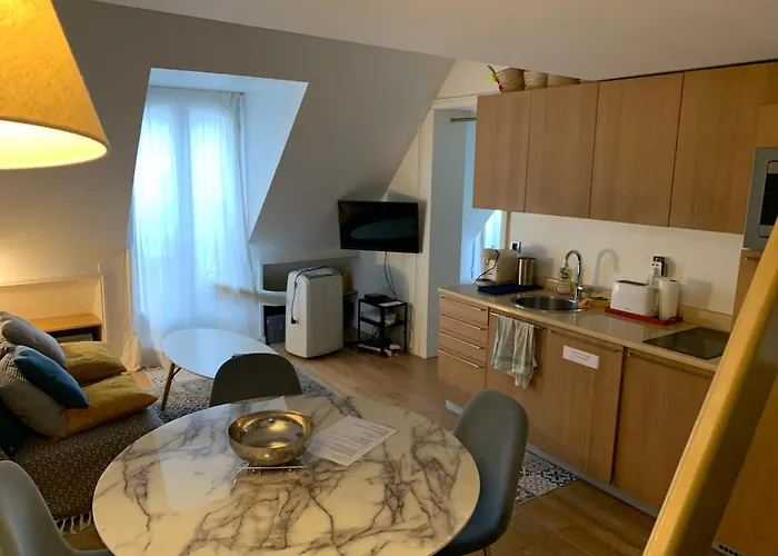 Confort Au Coeur De Paris 8E, 5E Etage Avec Ascenseur