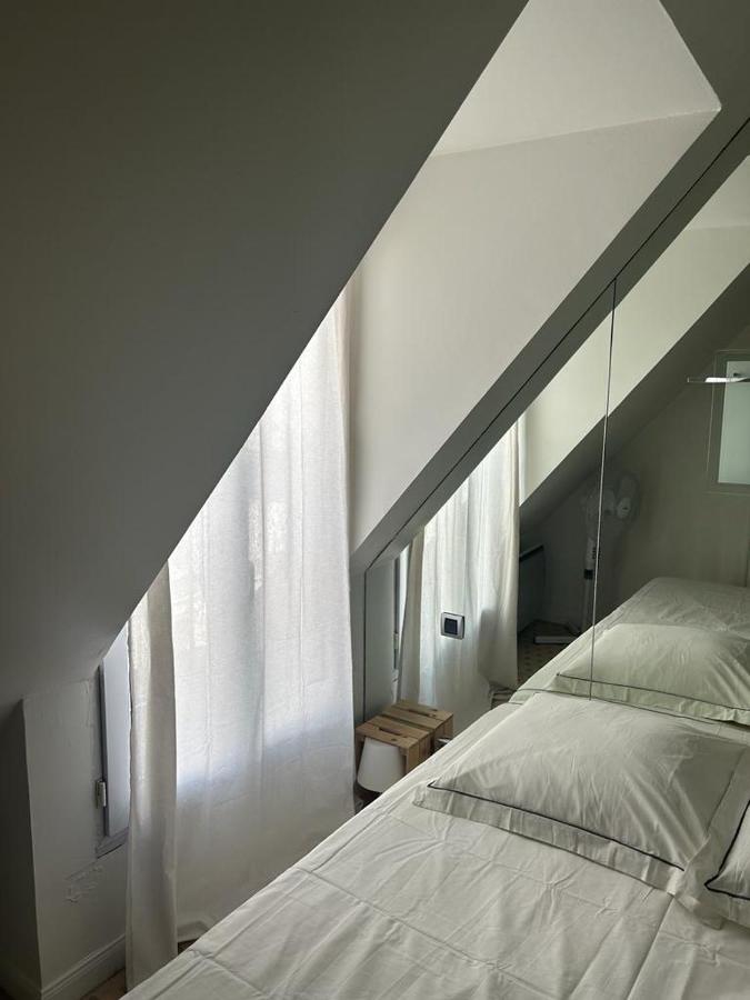 Confort Au Coeur De 8e, 5e Etage Avec Ascenseur Paris