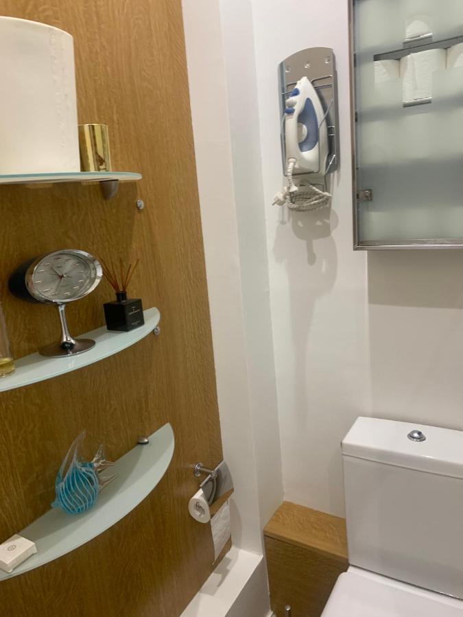 Confort Au Coeur De 8e, 5e Etage Avec Ascenseur * Paris