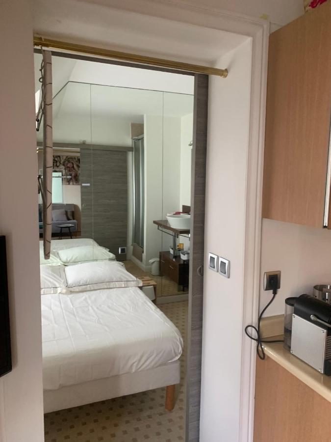Confort Au Coeur De 8e, 5e Etage Avec Ascenseur