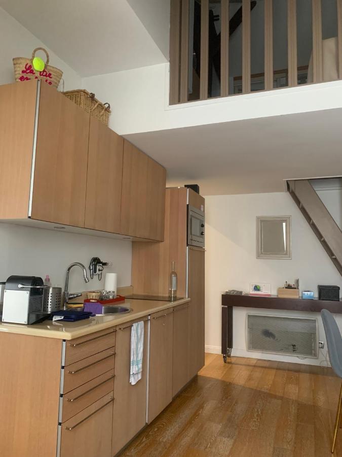 Apartment Confort Au Coeur De 8e, 5e Etage Avec Ascenseur *