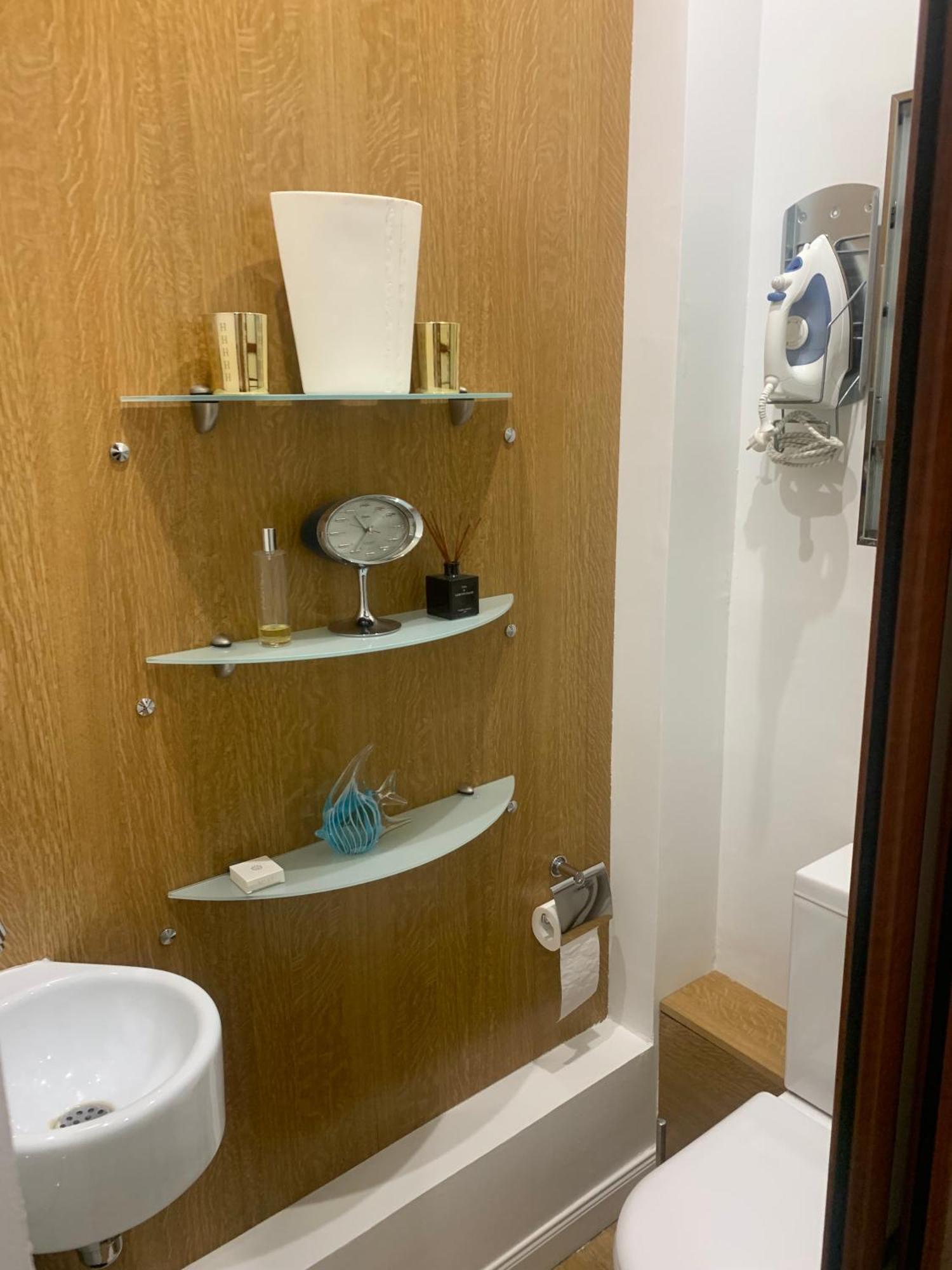Confort Au Coeur De 8e, 5e Etage Avec Ascenseur Paris