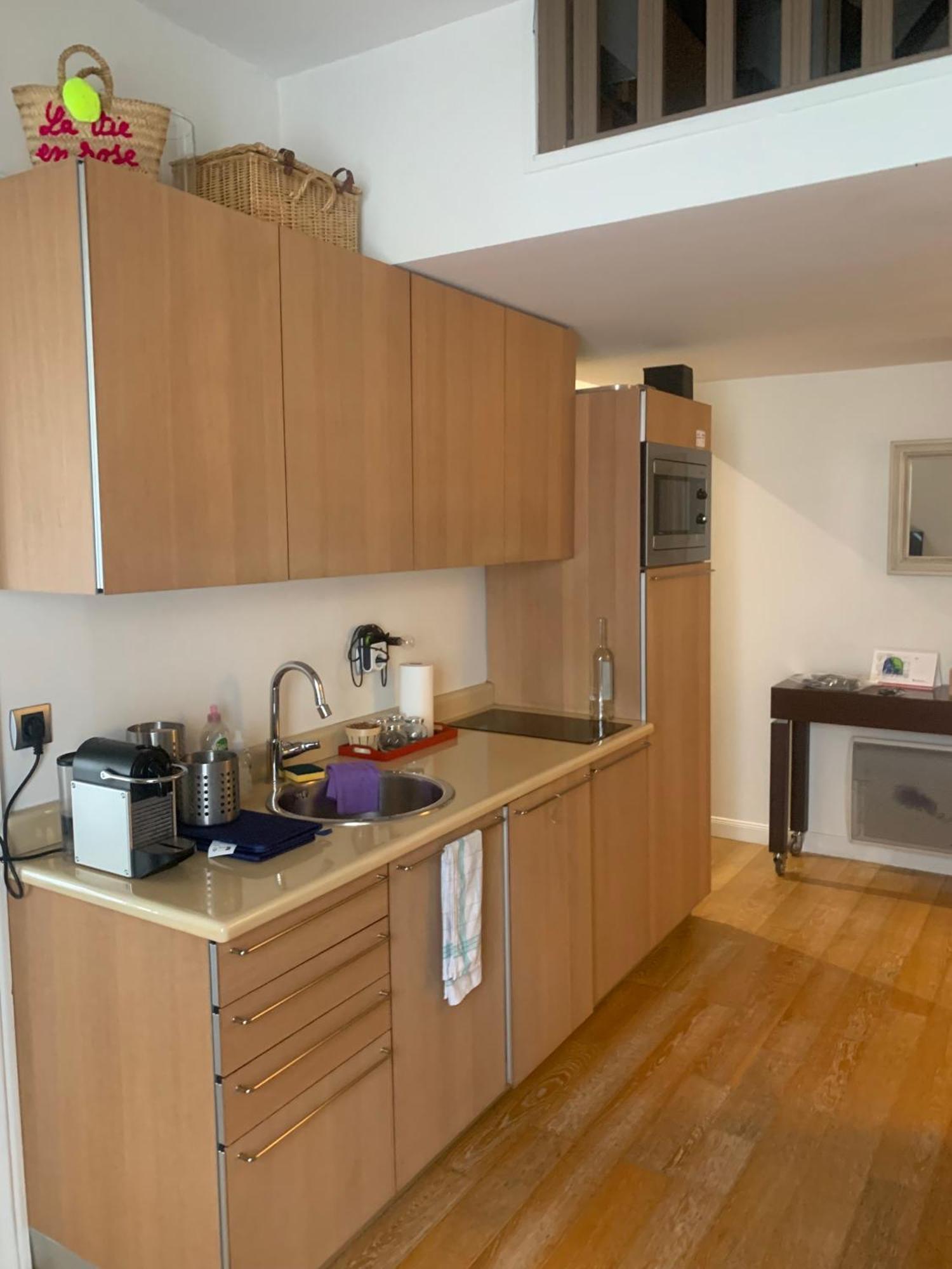 Confort Au Coeur De 8e, 5e Etage Avec Ascenseur Apartment Paris