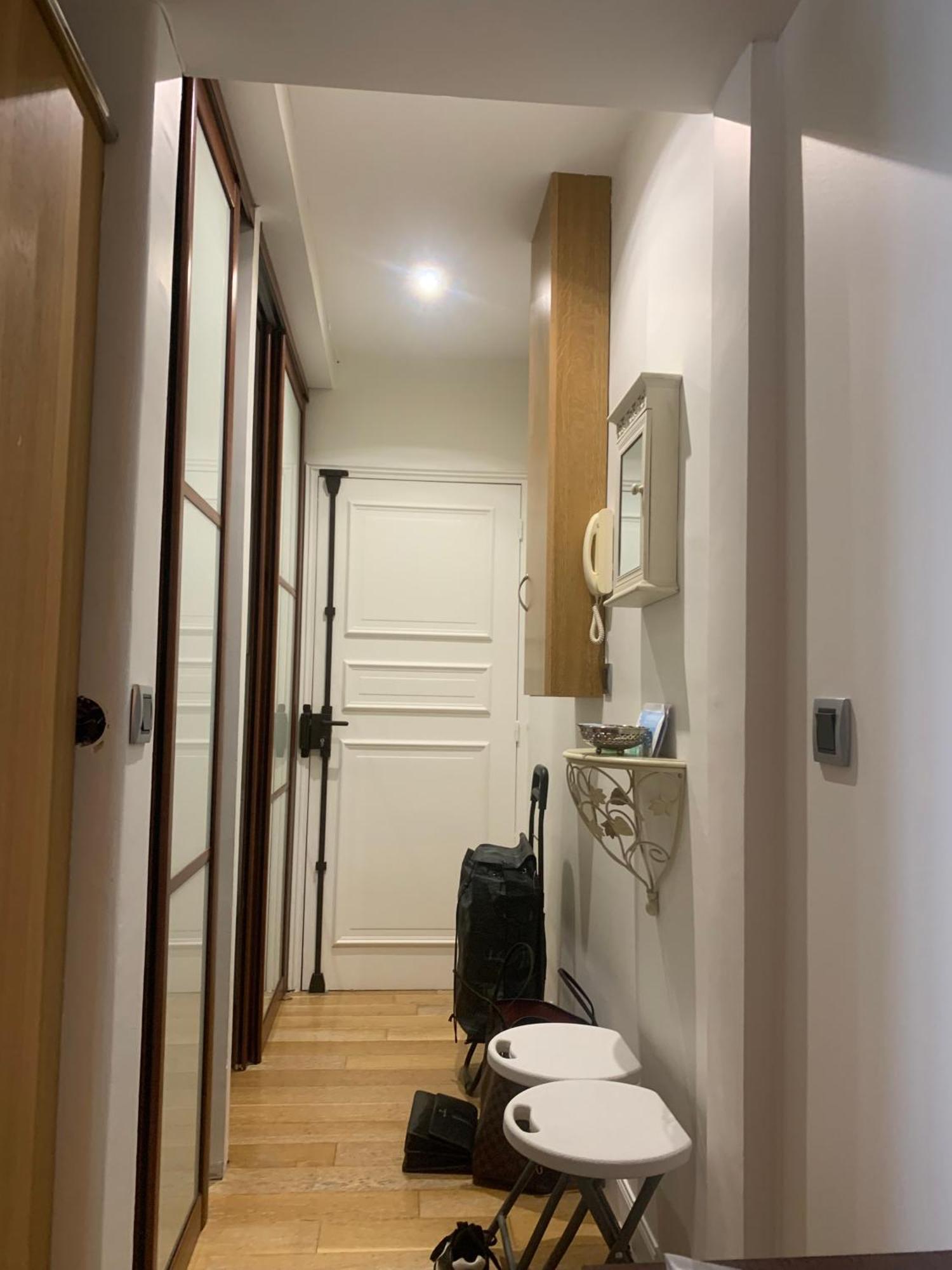 Confort Au Coeur De 8e, 5e Etage Avec Ascenseur Apartment
