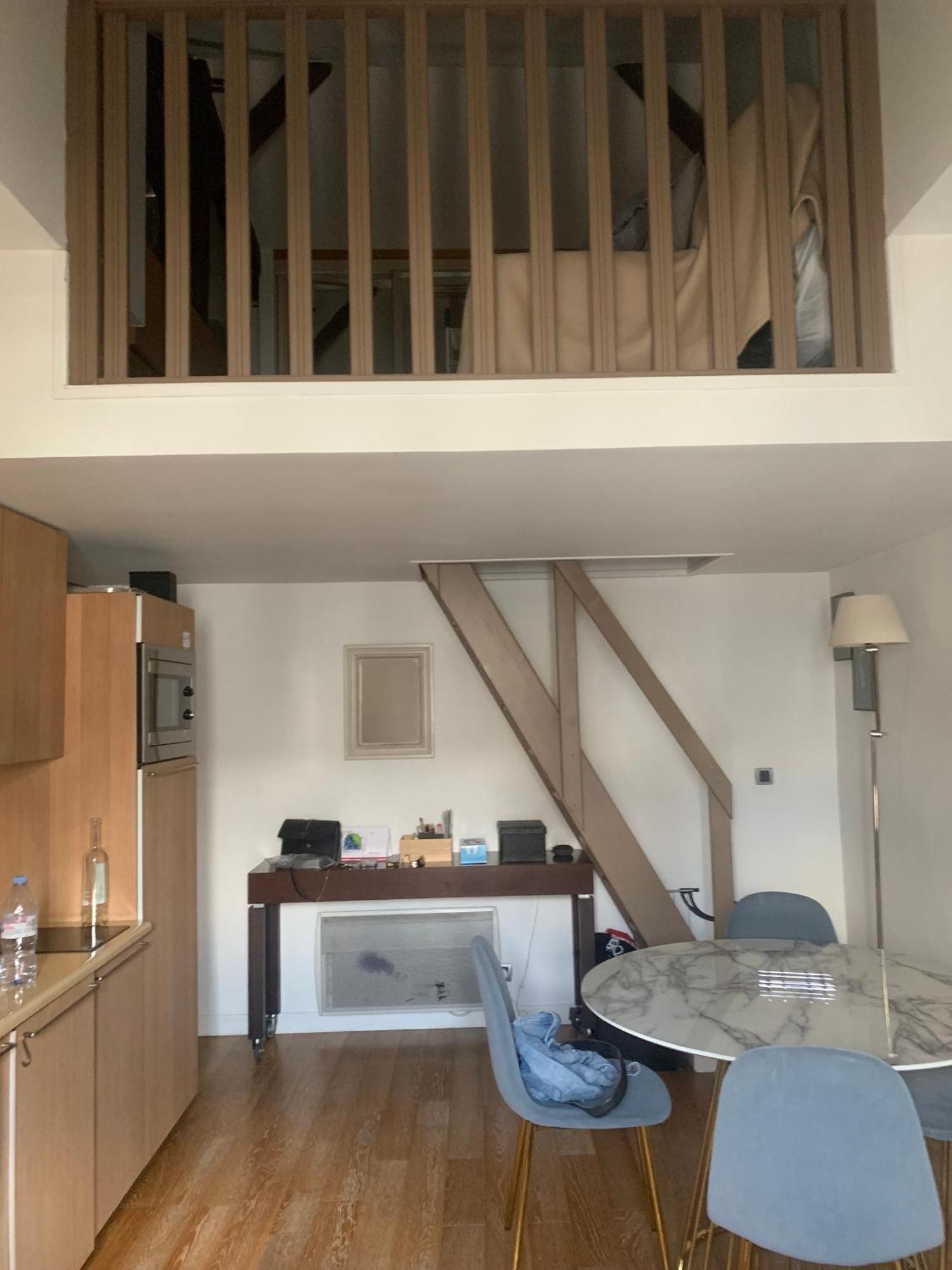 Confort Au Coeur De 8e, 5e Etage Avec Ascenseur Paris