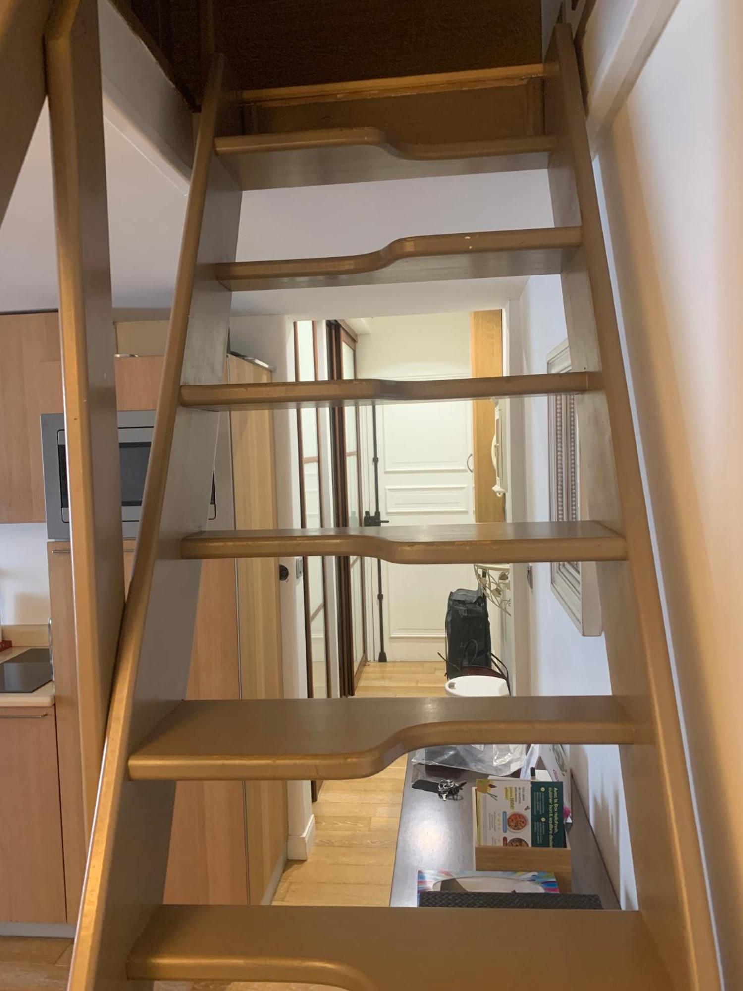Confort Au Coeur De 8e, 5e Etage Avec Ascenseur * Paris