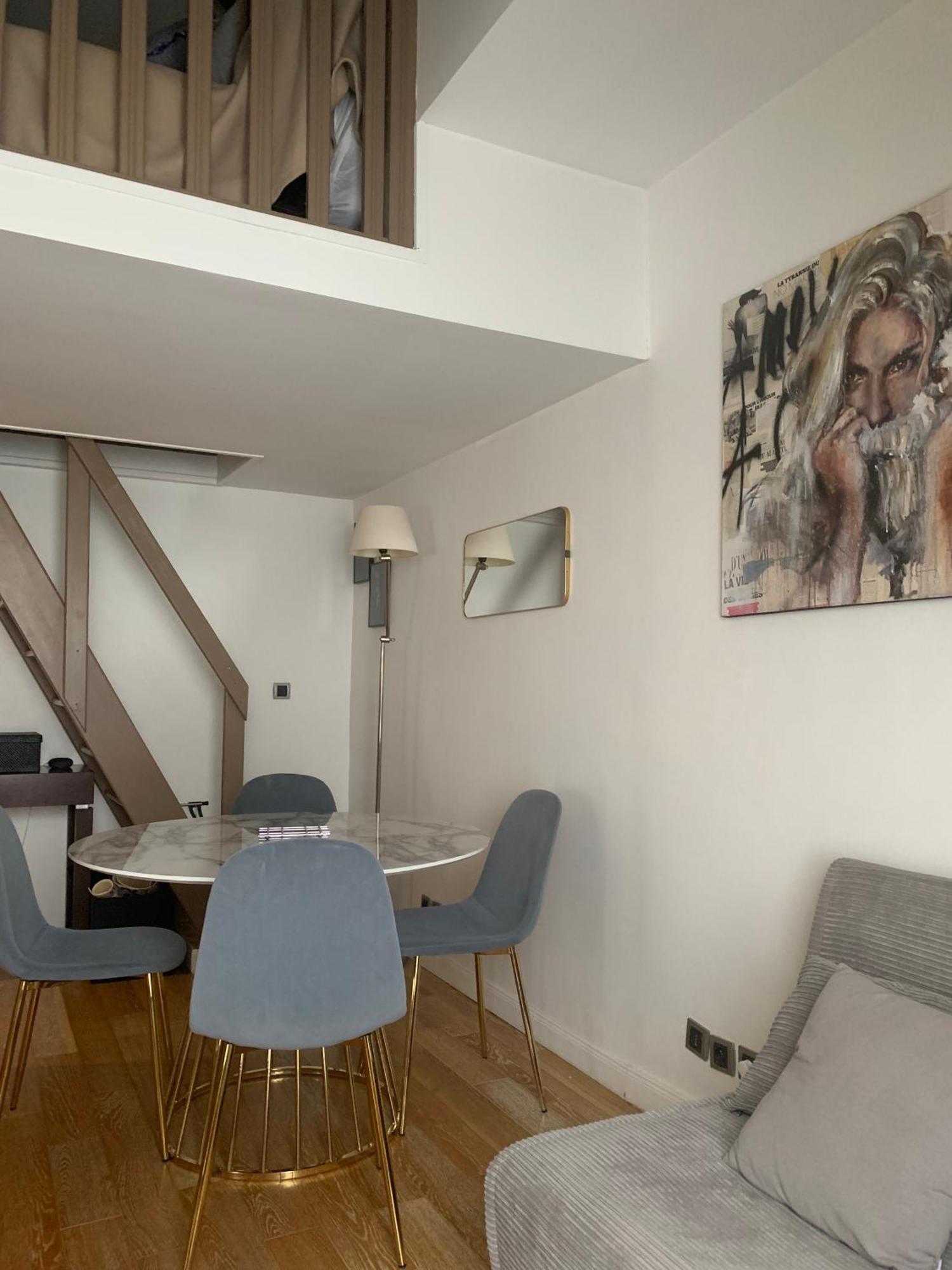 Confort Au Coeur De 8e, 5e Etage Avec Ascenseur Apartment